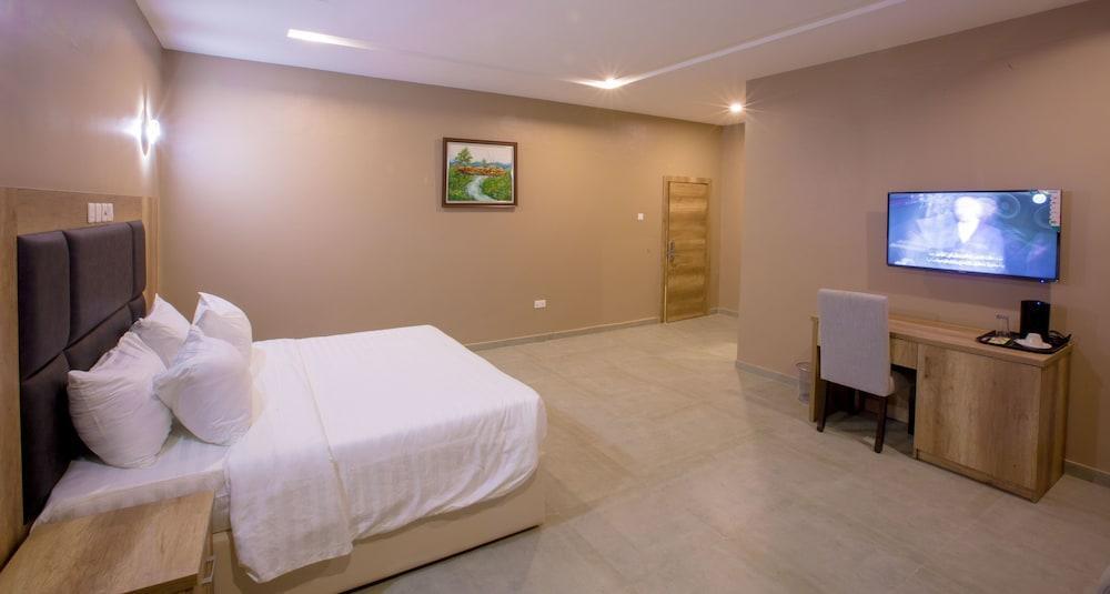 /web/uploads/116/Ivana Suites/header-images/silver.jpg